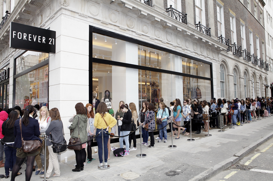 Queue outside Forever 21 Oxford Street