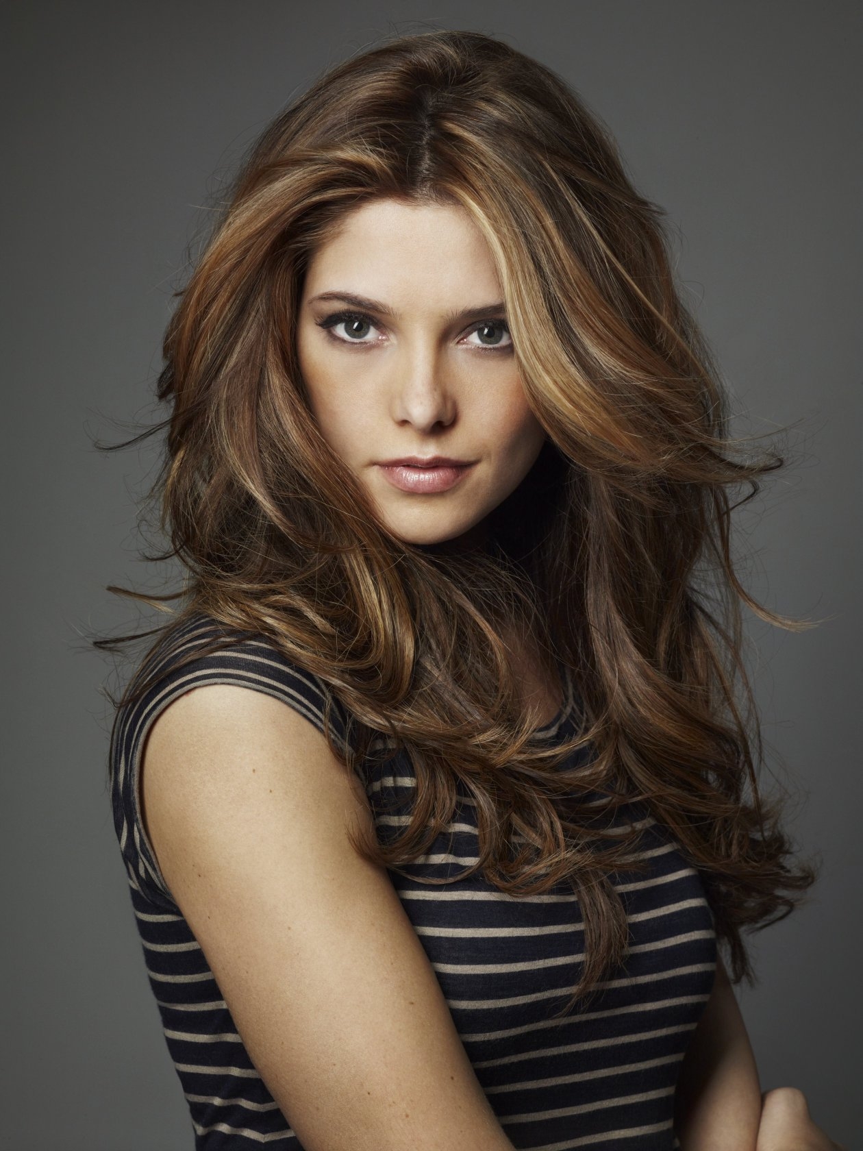 ASHLEY GREENE SIGNS WITH DKNY DKNY JEANS Freak Deluxe marjorie