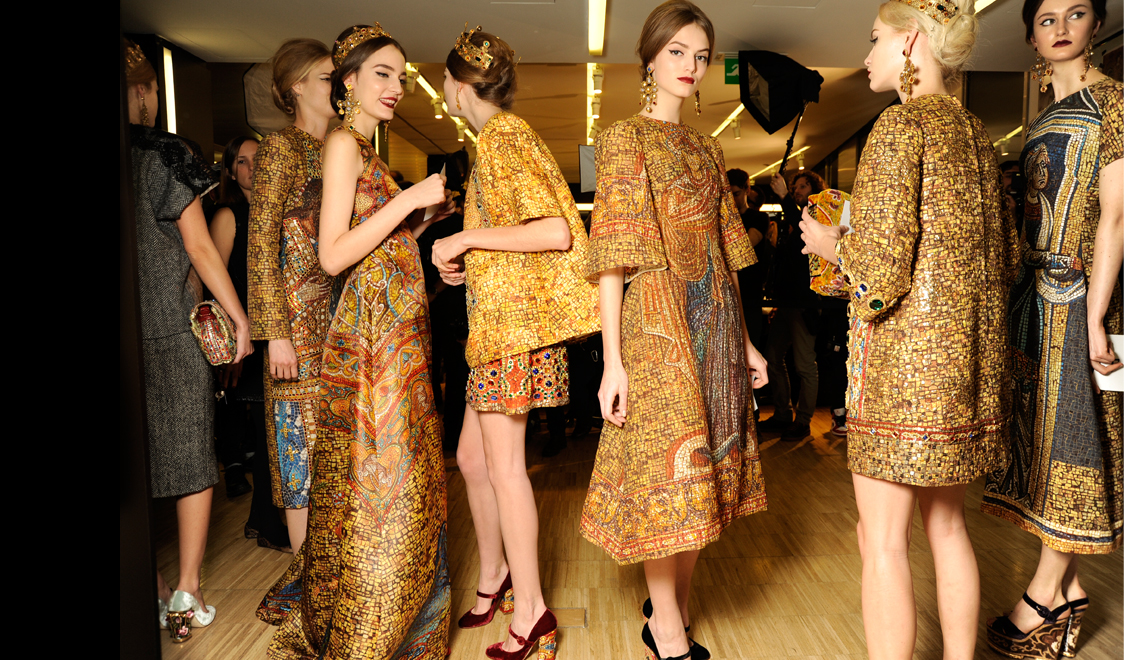 model-beauty-secrets-backstage-at-the-dolce-and-gabbana-fashion-show-fw-2014-routine