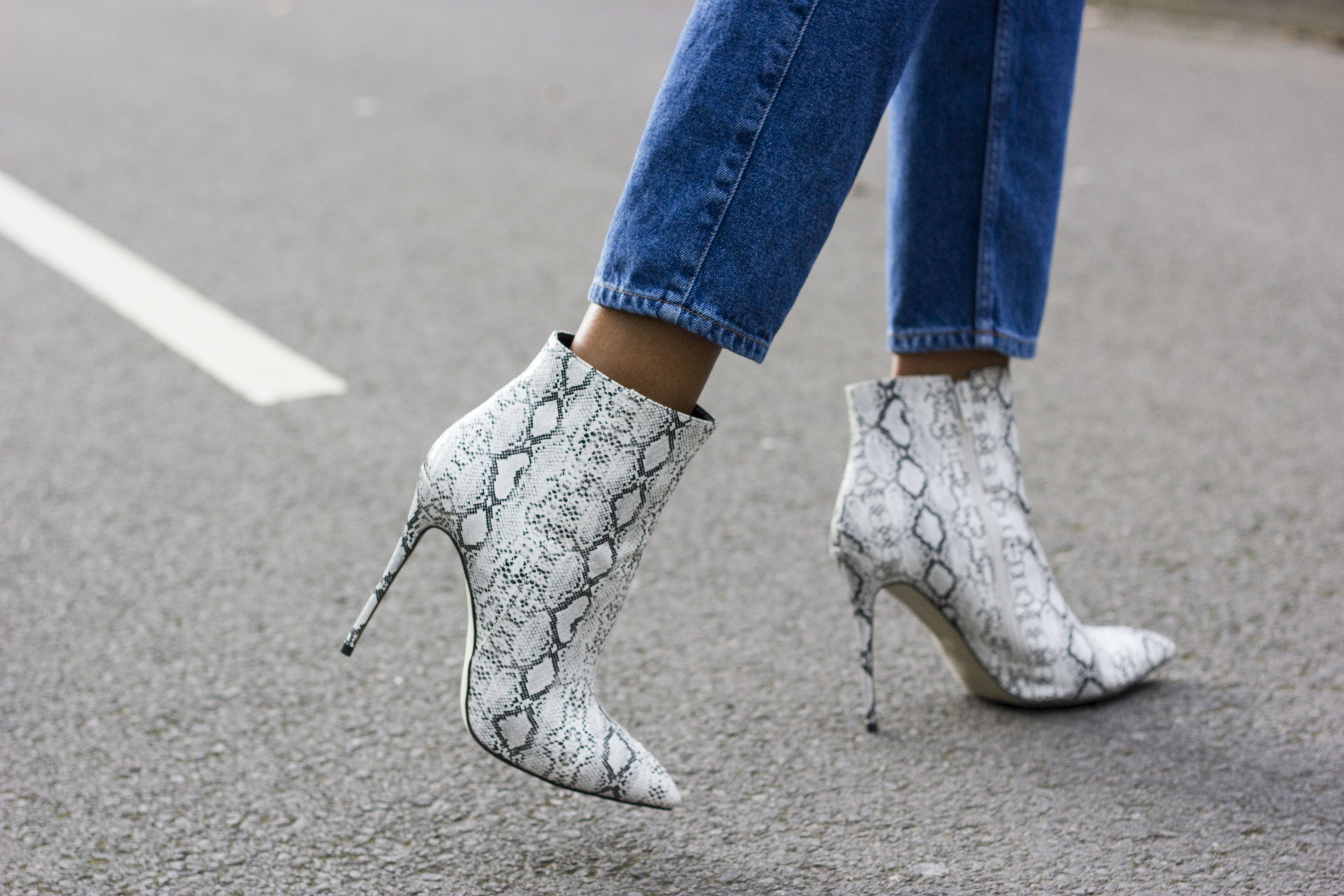 White boots trend