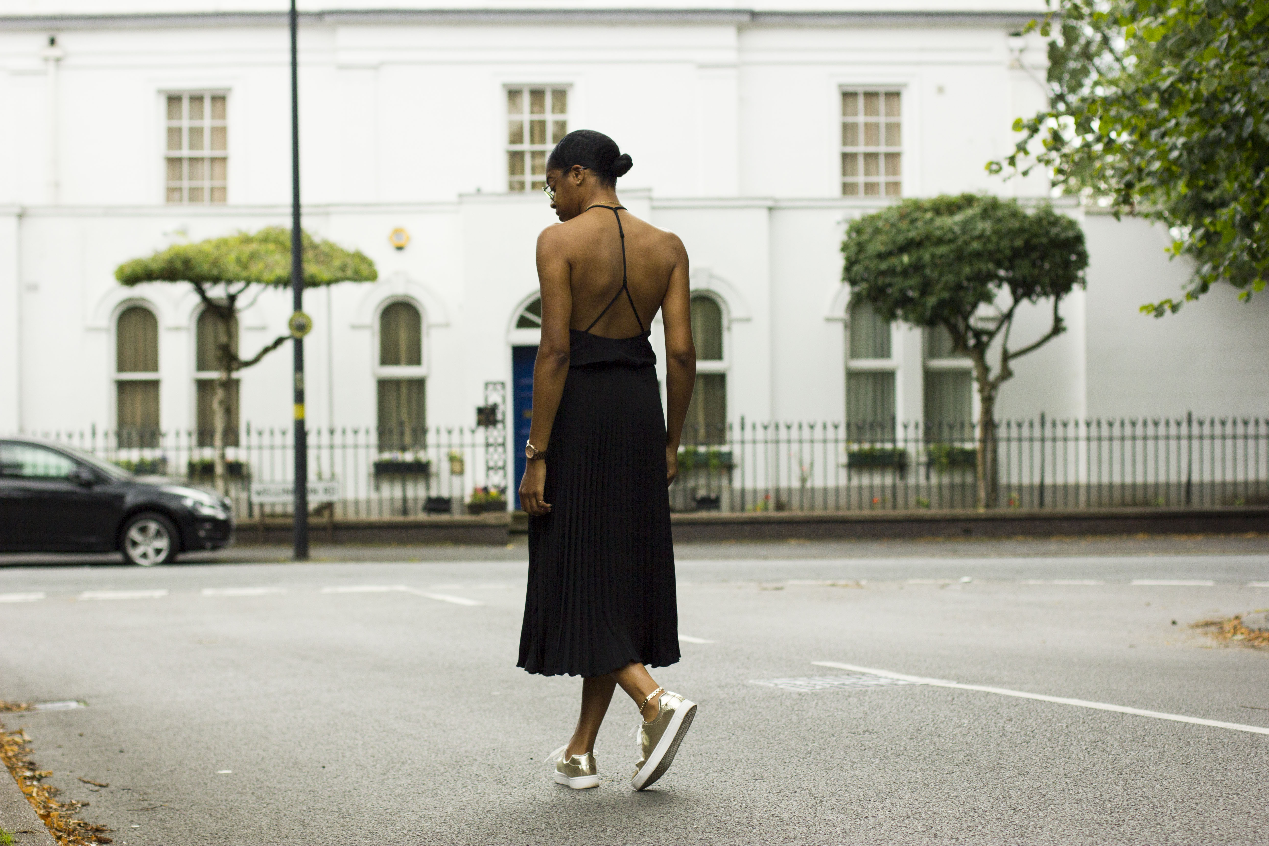 wear-black-in-the-summer-midi-skirt-2